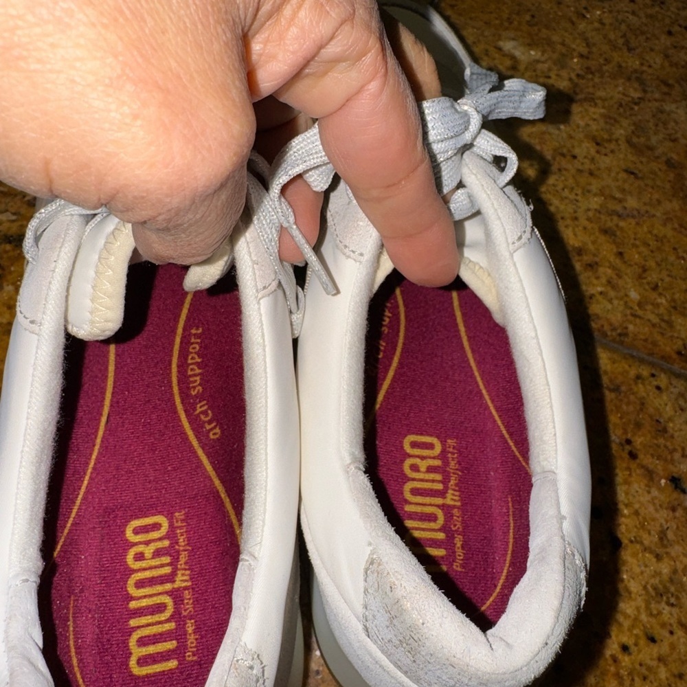 Munro Piper Retro Sneaker White Tan Gray Suede Size 9 Narrow - Picture 4 of 6